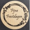 Kerst 06 rol @ 500 perm. rond 35 kraft zwart bedrukt fijne feestdagen Kerst 06 rol @ 500 perm. rond 35 kraft zwart bedrukt fijne feestdagen